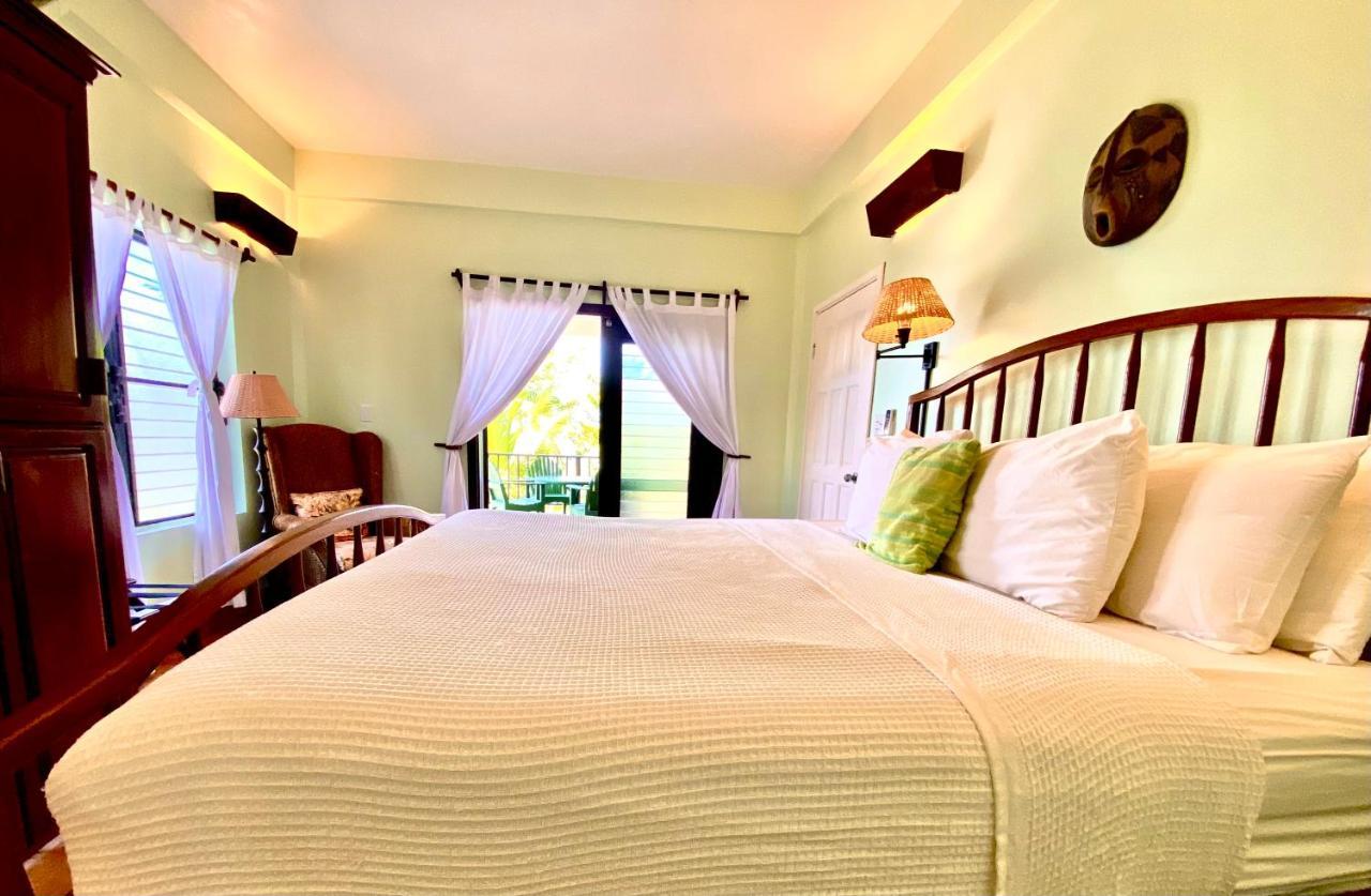 Tranquility Beach Suites Placencia エクステリア 写真